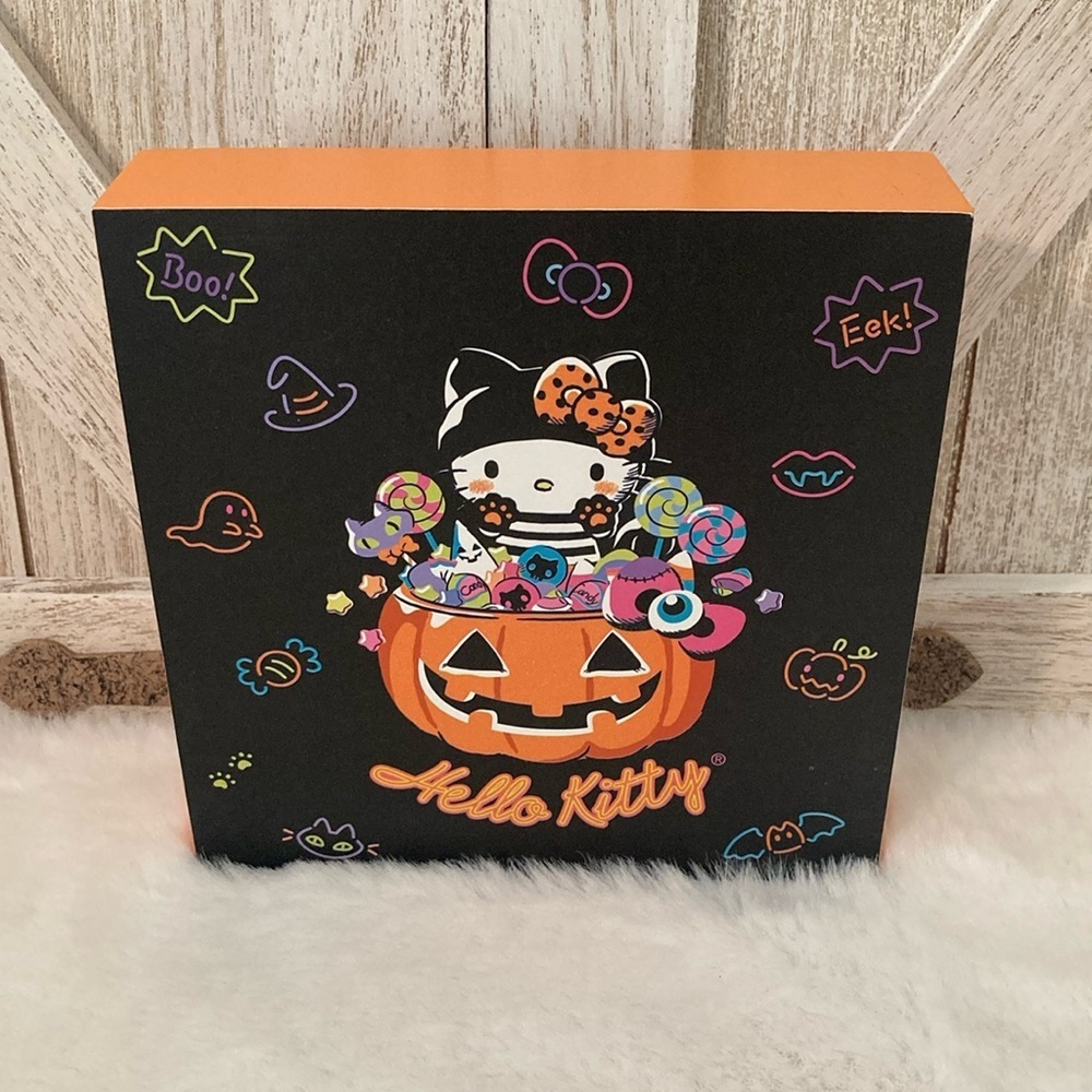 Hello Kitty 2023 Halloween Tabletop or Wall Hanging Sign